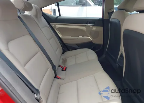 2017 Hyundai Elantra Se z USA, uszkodzony, nr VIN KMHD84LF2HU401499